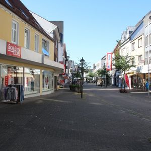 
                                Fußgängerzone (Bachstraße)
                            