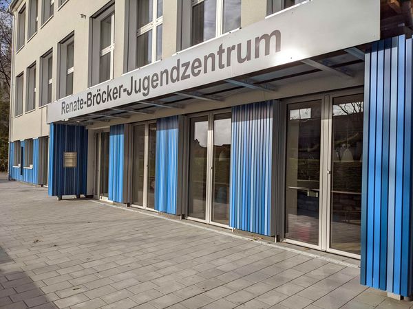 Außenansicht (Eingangsbereich) des Jugendzentrums