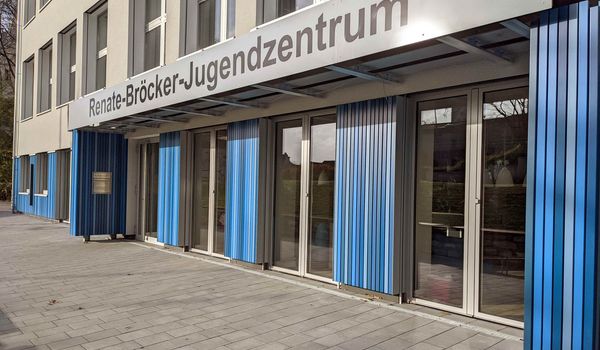 Außenansicht (Eingangsbereich) des Jugendzentrums
