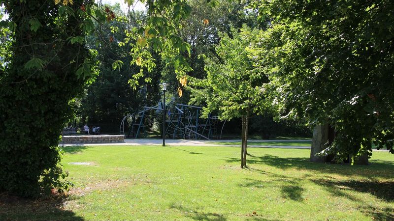 Spielplatz im Park Thoholte