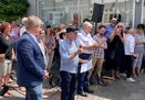 Bewegende Worte richtete Wulfred Kronenberg an die rund 100 Gäste der Stolperstein-Verlegung.